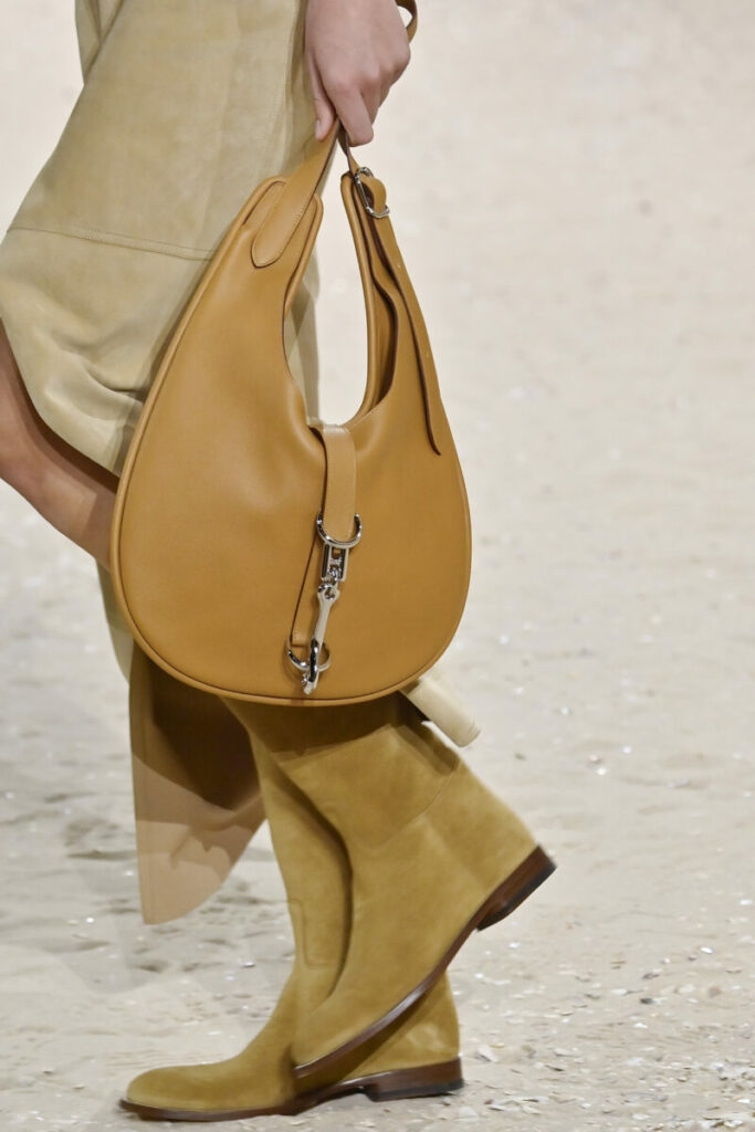 Modische Handtaschen für Frühjahr/Sommer 2026: kobaltblau