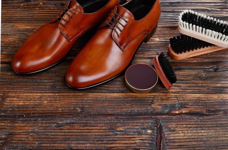 FTVOGUE Schuhe Stiefel Polieren Buffing Reinigungsbürste mit Holz Basis Staub Schmutzentfernung Schuh Zubehör Schuhbürste