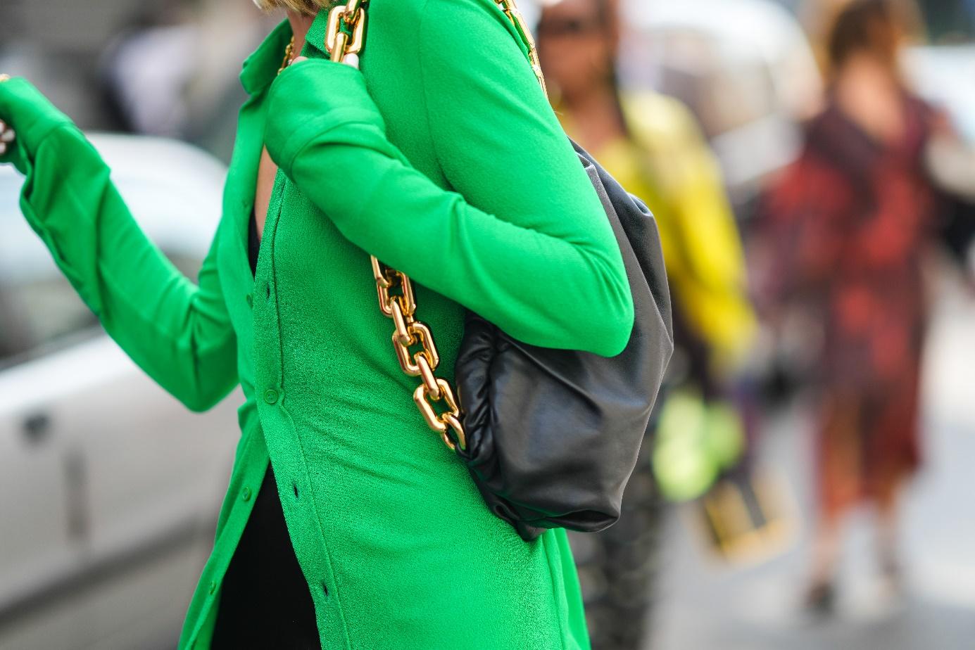 Grüner Pullover: Outfits, die die Straßen der Städte erobert haben
