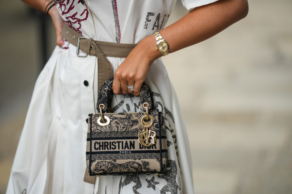 Kleine Handtasche von Dior Photo by Edward Berthelot/Getty Images