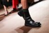 Herrenschuhe auf dem Ferragamo-Laufsteg, Trendshow Herbst-Winter 2024/2025eob-pic-2: [Trends Herbst-Winter 2024/2025 Herrenmode]: Loaferseob-pic-3: [Trends Herbst-Winter 2024/2025 Herrenmode]: Weiße Sneakerseob-pic-4: [Trends Herbst-Winter 2024/2025 Herrenmode]: Trapperstiefeleob-pic-5: [Trends Herbst-Winter 2024/2025 Herrenmode]:  Cowboy-Stiefeleob-pic-6: [Trends Herbst-Winter 2024/2025 Herrenmode]:  Stiefeleob-pic-7: [Trends Herbst-Winter 2024/2025 Herrenmode]:  Herrenstiefeleob-pic-8: [Trends Herbst-Winter 2024/2025 Herrenmode]:  schwere Schuhe über dem Knöchel