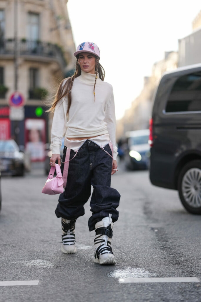 weiße Damen-Schneestiefel mit Schnürung