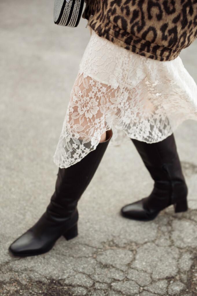 schwarze Lederstiefel, Pflege